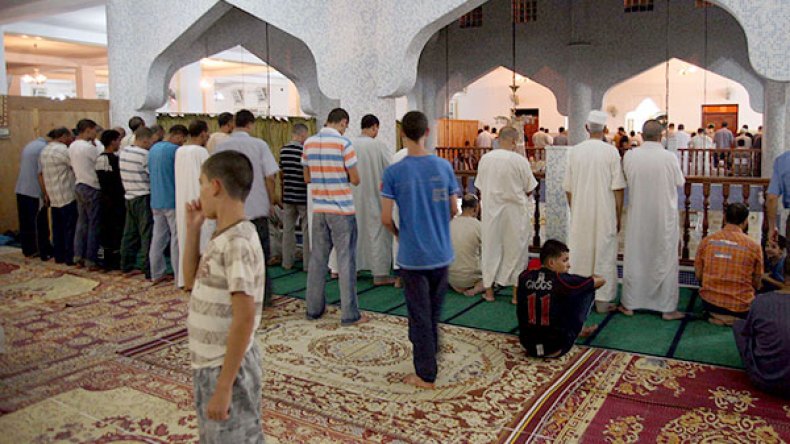 192 قارئ وفتح 20 مسجدا لأداء صلاة التراويح بالمسيلة