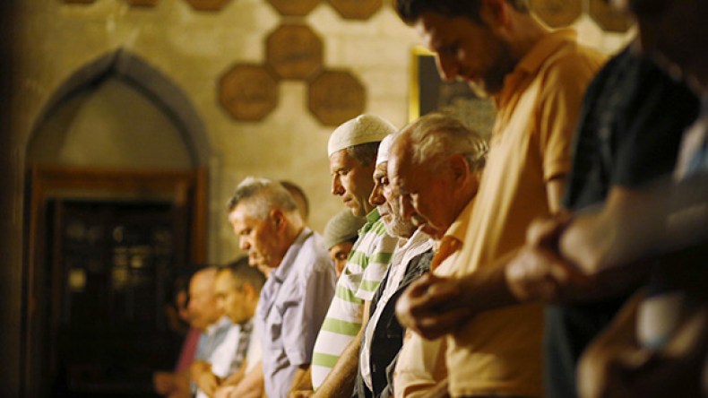 الأئمة ملزمون برواية ورش فقط في صلاة التراويح