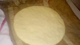 ماكثات في البيت تحولن إلى سيدات أعمال بفضل المطلوع والفطير