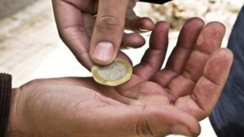 جامعي متسول.. بحوزته 700 مليون و15 ألف أورو