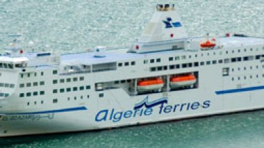 President Bouteflika decides sending “Tassili 2” ship in Benghazi to evacuate Algerian nationals