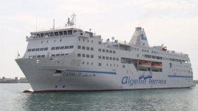 طاسيلي 2 تغادر بن غازي وعلى متنها أكثر من 300 جزائري