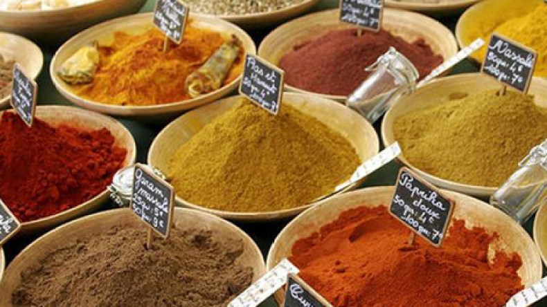 أطنان من التوابل ومستلزمات الشيشة تدخل عبر تبسة قبل رمضان