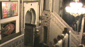 منع المقرئين في تراويح 2013 القراءة من المصحف