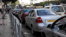 200 ألف سائق سيارة أجرة يهددون بالإضراب