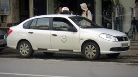 سائقو سيارات الأجرة بالعاصمة يقررون الإضراب والاعتصام أمام مديرية النقل