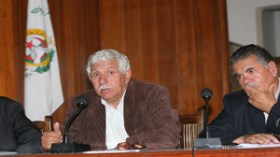 نقابة سيارات الأجرة والناقلين تطالب بتحرير الرخص من احتكار الأسرة الثورية