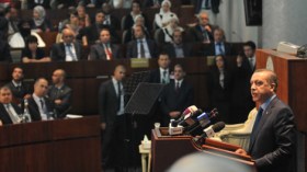 زيارة أردوغان للجزائر تفضح “الصراع” في هرم السلطة