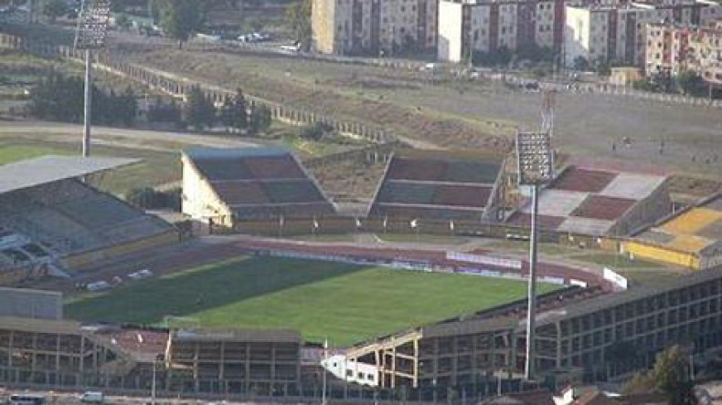 تشاكر يحتضن رسميا مباراة الكأس الممتازة بين وفاق سطيف واتحاد العاصمة