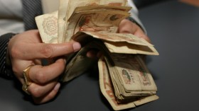 “التشيبة”… قهوة الموظف وكبش القاضي وعطر “الديواني”