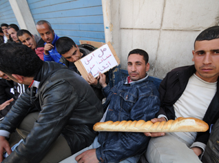 Temporary teachers, terror victims, dismissed militaries stage sit-in in Algiers
