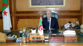 الرئيس يضع أولى ورشاته السياسية قيد التجسيد