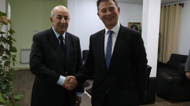 Tebboune reçoit l’ambassadeur du Royaume-Uni en Algérie