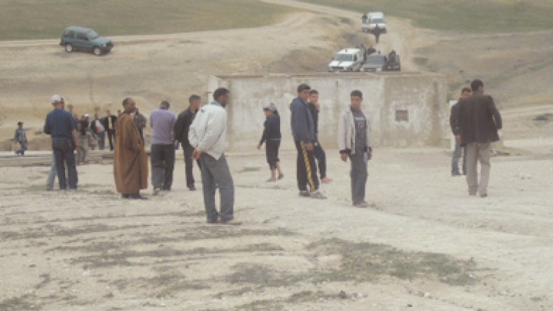 جزائريون يسافرون الى تونس من أجل شرب الماء