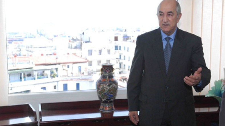 تبون يدعو إلى التنسيق بين هيئات قطاع السكن للإسراع في إنجاز البرامج