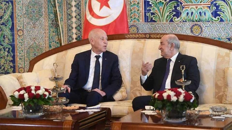 الرئيس تبون يطمئن على نظيره التونسي بعد أنباء محاولة تسميمه