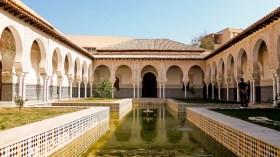 زوار يدفعون 300 دينار لـ “بزناسية” لمشاهدة النفايات بقصر “المشور” بتلمسان!