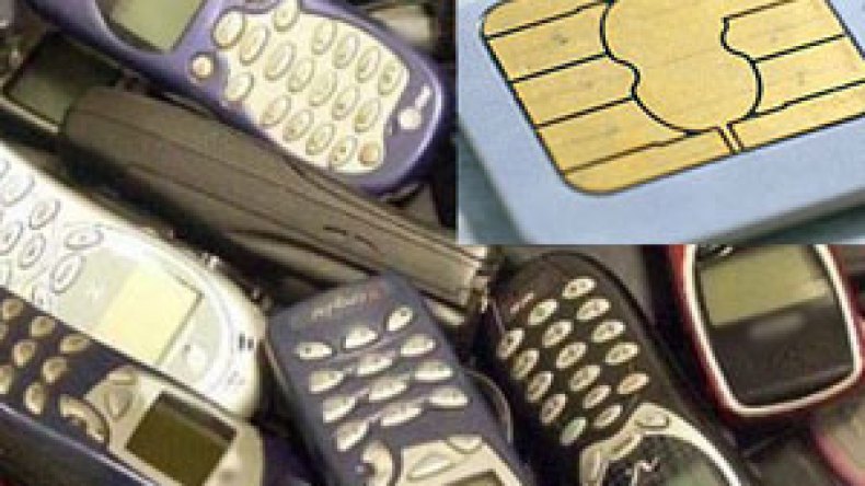 ضريبة جديدة بـ 0.5 بالمائة على رقم الأعمال الشهري لمتعاملي الهاتف النقال