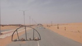 مسلحون ينصبون حاجزا ويسلبون مستعملي الطريق ممتلكاتهم بتمنراست