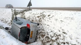 الثلوج تكسو المناطق الشرقية وتقطع الغاز والكهرباء عن سكان القرى