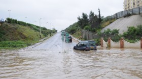 اضطرابات جوية بولايات الوسط تقطع الطرق وتغرق المباني
