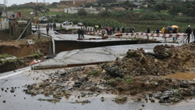 6قتلى و22جريحا وشلل15طريق وطنيا وولائيا وانهيارات بالجملة