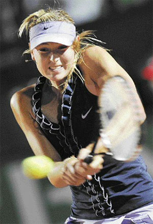 Sharapova pulls out of Italian Open semi-final