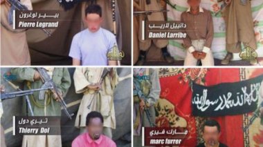 4 otages français supplient Sarkozy de retirer les troupes françaises d'Afghanistan