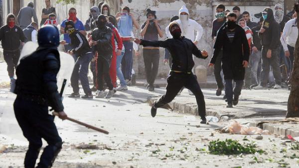 Grogne sociale : 120 arrêtés et 50 blessés dans des manifestations à travers le pays