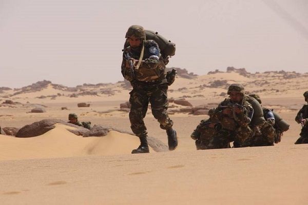Tamanrasset: Un terroriste se rend aux autorités militaires