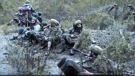 أمير كتيبة الأنصار أمر بقطع يد شاب لا يصلي