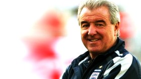 المدرب الانجليزي تيري فينابلز: الجزائر منتخب من الدرجة الثانية..ولا يخيفنا في المونديال