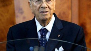 Tunisie: le Premier ministre exhorte les partis à travailler ensemble