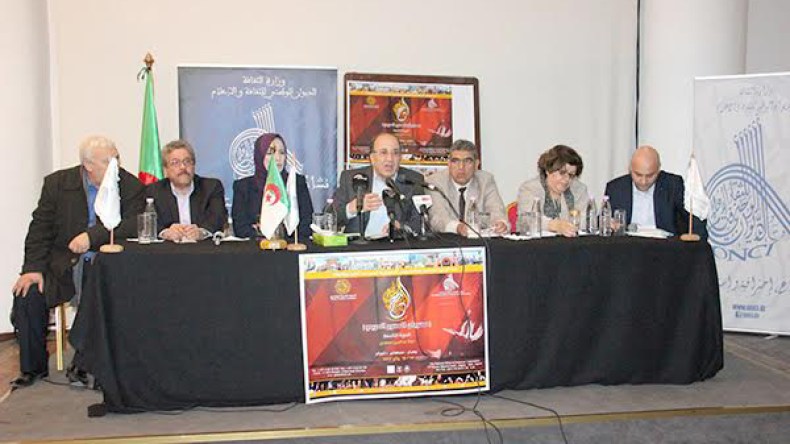 حاكم الشارقة يرصد 25 ألف دولار لأحسن عرض مسرحي