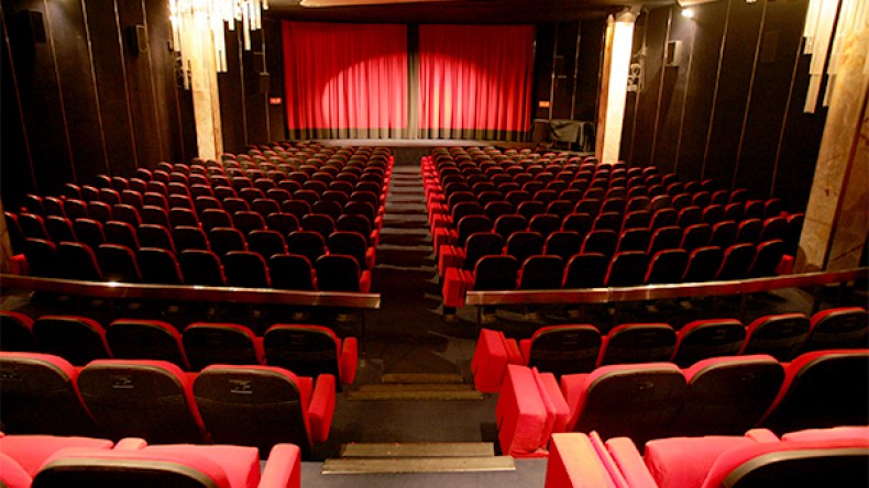 أزمة المسارح الجهوية سببها مديرين فاشلون ولن تعالجها “أغنية التقشف”