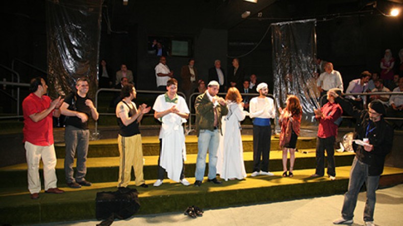 “ليلة إعدام” في منافسة الطبعة الـ21 لمهرجان الأردن المسرحي