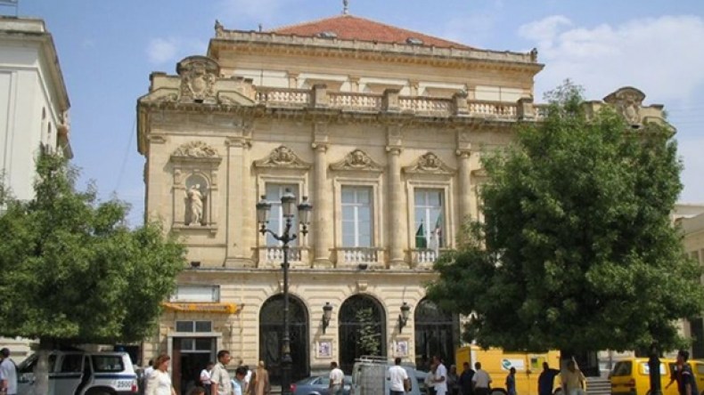 وقفة احتجاجية تنديدا بالاعتداء الذي تعرضت له ممثلتان في قسنطينة