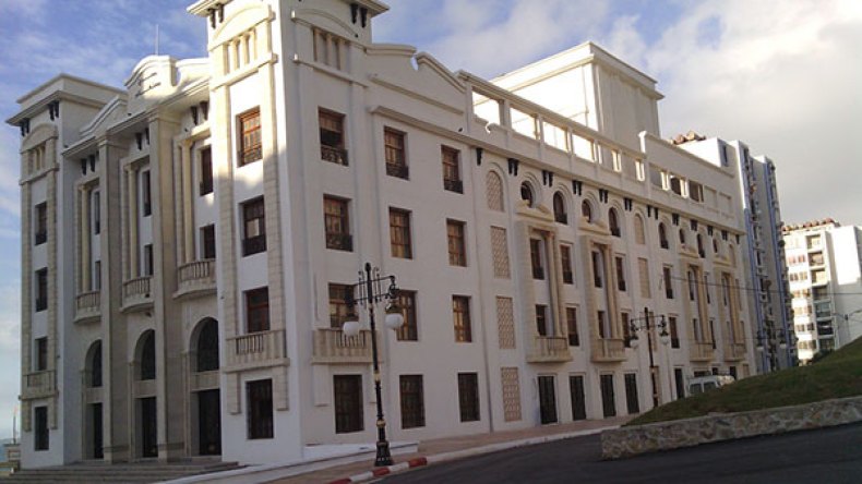 ميهوبي ينتقد الأعمال المسرحية المنجزة في الـ 15 سنة الأخيرة