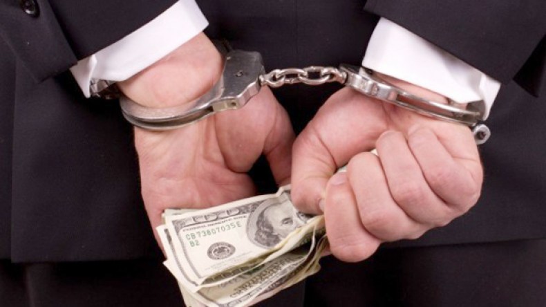 زوجان ثريان يسرقان صناديق التبرعات للشعور بالإثارة