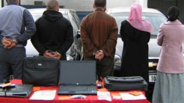 Mob use girls to racket businessmen