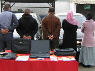 Mob use girls to racket businessmen