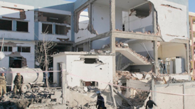 مفتش جمارك متورط في تسهيل مرور سيارة الانتحاري