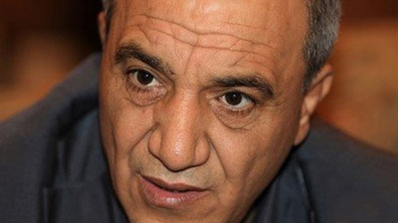 عملاء ولا فخر؟