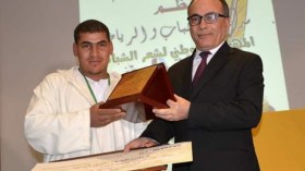 عبد الله زبيدي يتوّج بمسابقة الشعر الملحون
