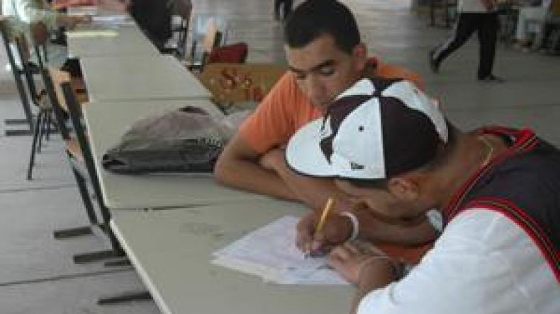 تخصصات منبوذة.. طوابير على أخرى وناجحون محبطون