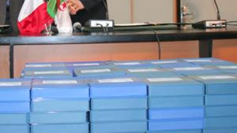 الجزائر تسلّم فرنسا “ملفات” المعمّرين