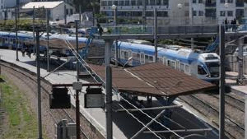 السائقون يشلون حركة القطارات