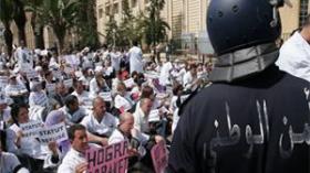 نقابات الأطباء تطالب بإقالة الحكومة وتنظيم رئاسيات وتشريعيات مبكرة