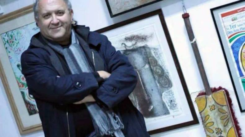 خيّر بين الفن والطب فاختار الفن