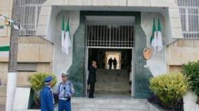 ملاحقة ومقاضاة 41 ألف جمعية بتهمة النشاط المشبوه